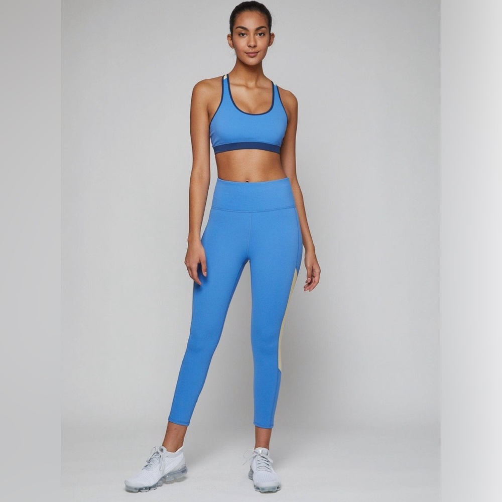FOURLAPS Women's Infinity Sports Bra - Azure Midnight Banana Athletic Fi…